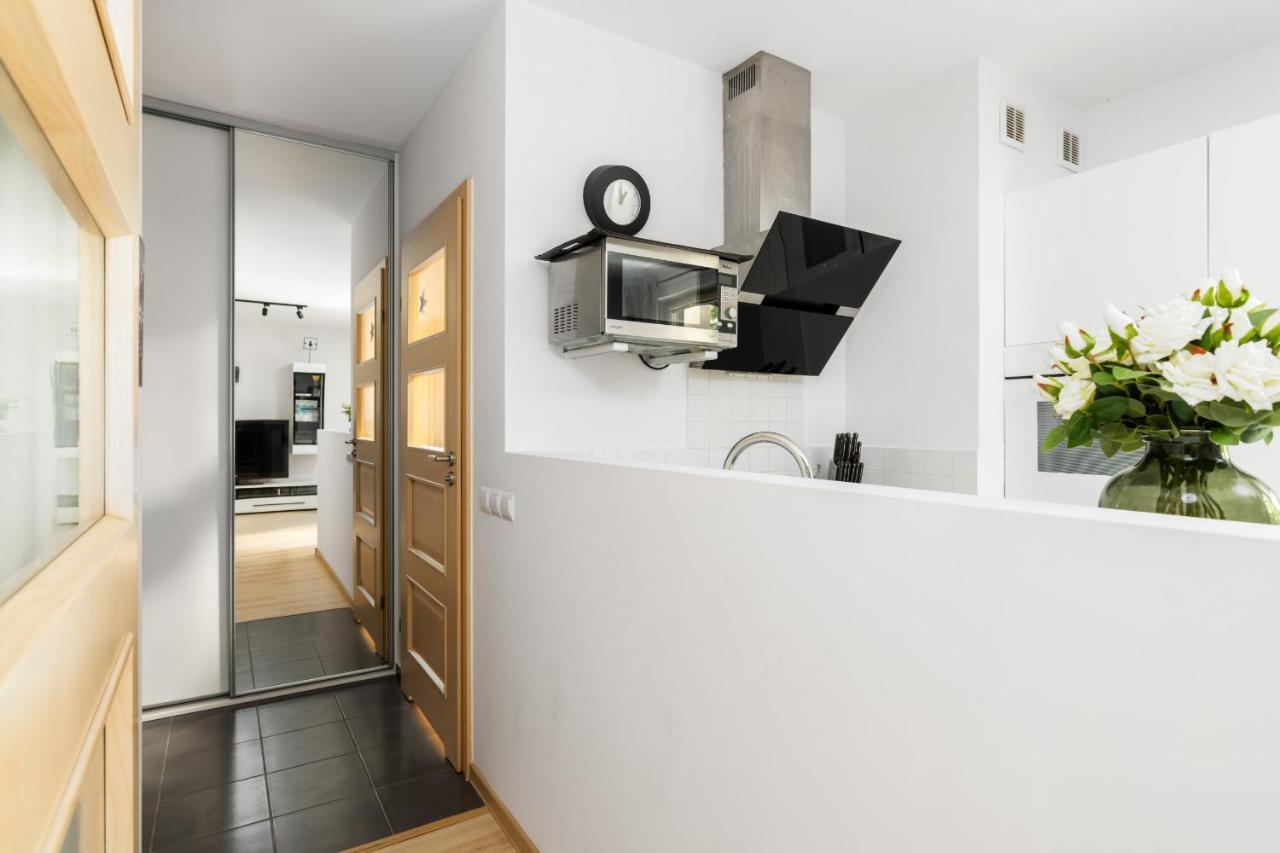 Cozy Apartment Karpia 17 With Terrace In Poznan By Noclegi Renters Экстерьер фото